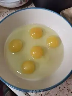 Make Shrimp fried eggs step 2
