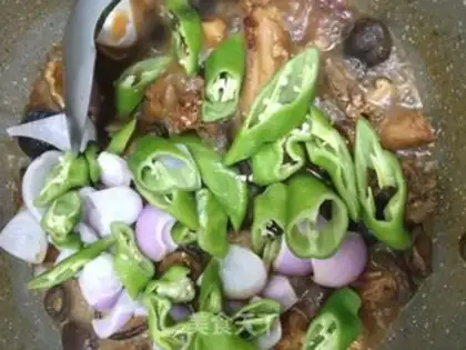 Make Yellow chicken step 4