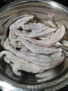 Make Pepper duck claws step 0