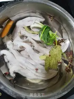 Make Pepper duck claws step 1