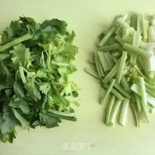 Make Peanuts with celery step 0