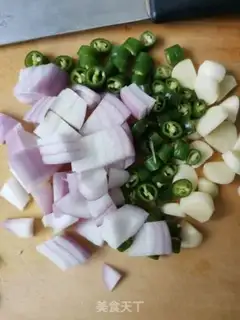Make Spicy crawfish for food step 2