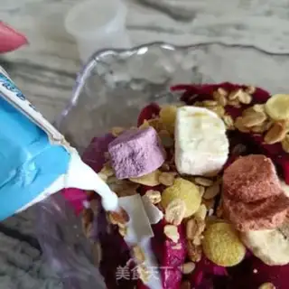 Make Milk cranberry bowl step 5