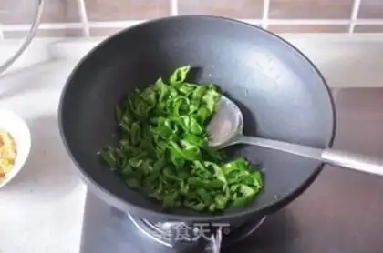 Make Spicy fried eggs step 7