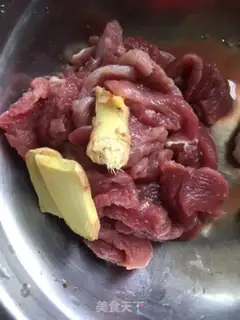 Make Onion fried lamb step 2