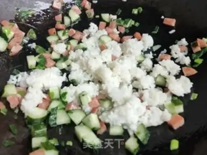 Make Sausage egg fried rice step 7