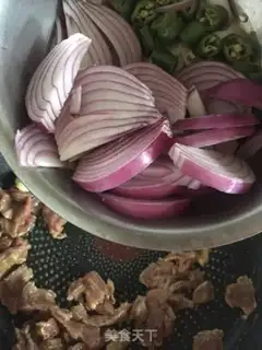 Make Onion fried lamb step 5