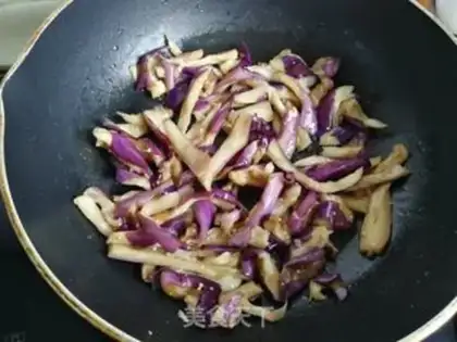 Make Autumn pumpkin fried eggplant step 3