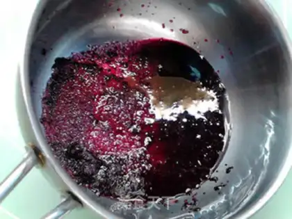 Make Twinberry mousse cake step 3