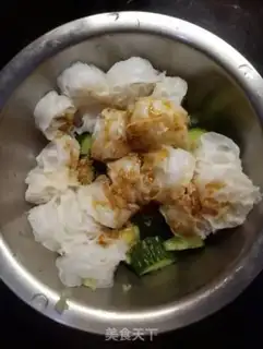 Make cucumber noodles step 4