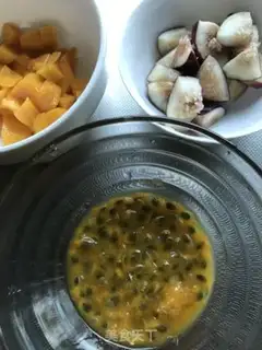 Make Cool summer: coconut mango clot step 1