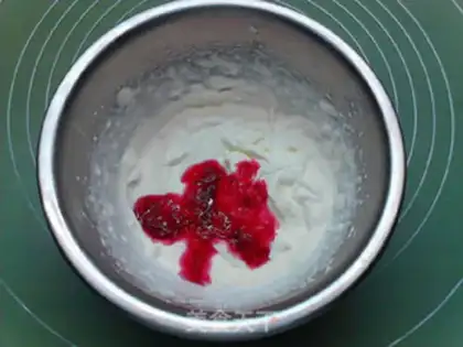 Make Twinberry mousse cake step 15
