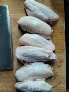 Make Chicken wings with garlic sauce step 0