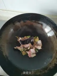 Make Qingjiang Fish Head Tofu soup step 3