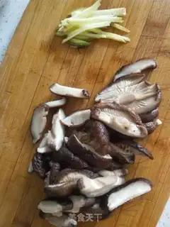 Make Yellow chicken step 3
