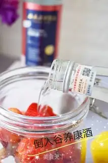 Make Strawberry fruit step 3