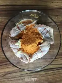 Make The oven makes chicken wings from Orleans step 1