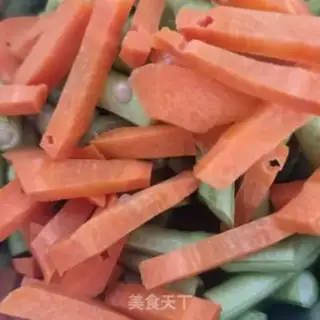 Make The meat and the beans step 1