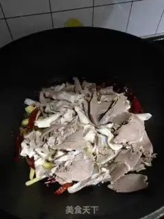 Make Piggy tongue step 4