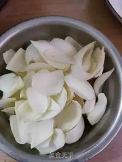 Make Spamed lilies step 2