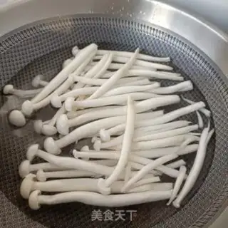 Make Scrambled sea mushrooms step 1