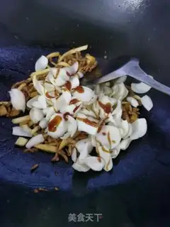 Make Spamed lilies step 8