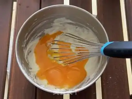 Make Yogurt cupcakes step 4