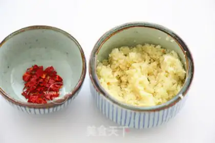 Make Garlic fan silk melon step 1