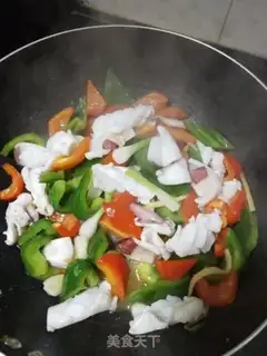 Make High-value red pepper fried squid step 3