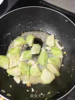 Make Sprinkled egg pasta step 1
