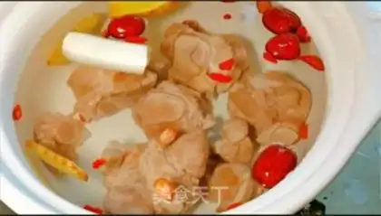 Make Little bone fan soup step 3