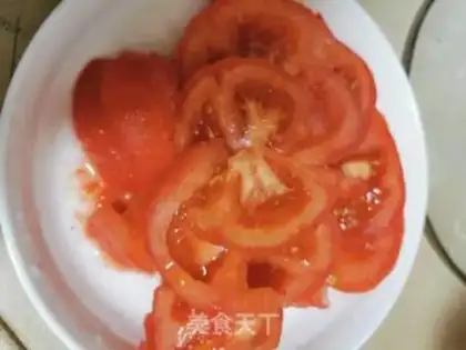 Make Cream tomato fried eggs step 2