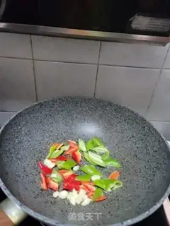 Make Paprika fried pig