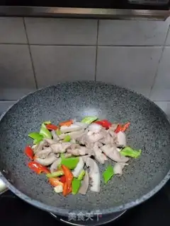 Make Paprika fried pig