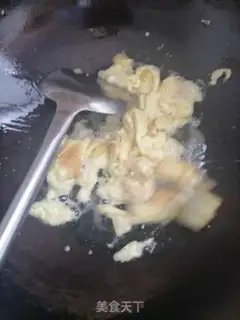 Make Tomato fried eggs step 1
