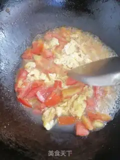 Make Tomato fried eggs step 3