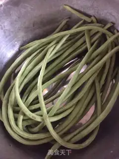 Make A bean-cracker step 0