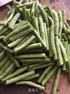 Make A bean-cracker step 1