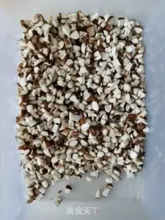 Make Bean dry mushroom sauce step 0