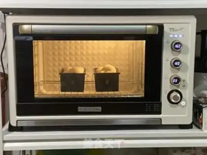 Make Super soft yogurt cream toast step 9