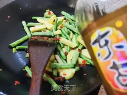 Make Spicy potatoes and beans step 7