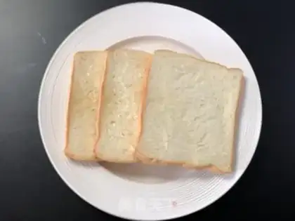 Make Classic ham and eggs sandwich step 1