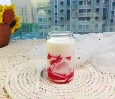 Make Watermelon freezes on milk step 4