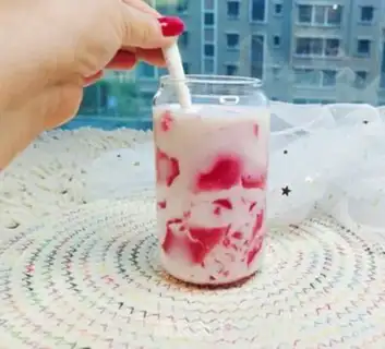 Make Watermelon freezes on milk step 5