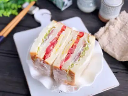 Make Classic ham and eggs sandwich step 8