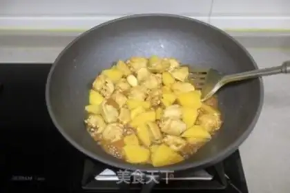 Make Red chicken wings, potatoes step 6