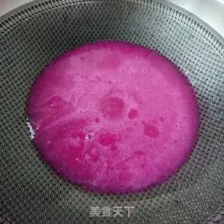 Make Coconut juice, three-colour jelly step 0