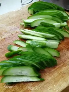 Make Creaming cucumbers step 1