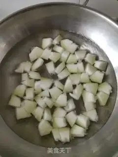 Make Shrimp ball and melon soup step 1