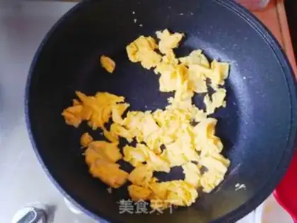Make Scrambled eggs step 4